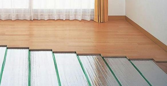 天津鹤立装修——安装地暖是铺瓷砖好还是木地板？